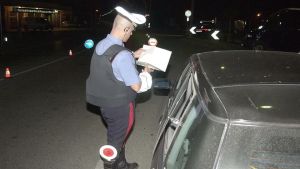 Spinea, litiga con la fidanzata in strada e aggredisce i militari: arrestato