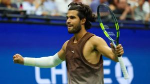 US Open 2026: Carlos Alcaraz storms into 2nd round with thumping win, Iga Swiatek beats Wang Xiyu