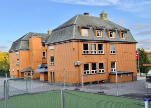 Ny skolestruktur: Sande-tomten fortjener en grundigere vurdering