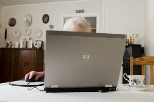 Når digitale løsninger stenger folk ute – har vi glemt pasienten?