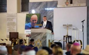 Manchester synagogue marks one year since deadly Yom Kippur terror attack