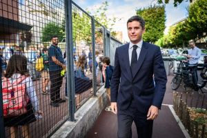 Présidentielle 2027 : et soudain, tout le monde drague les profs