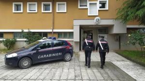 Minacce ed estorsioni contro il figlio: il padre denuncia la baby gang