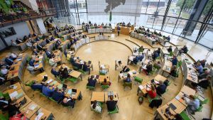 Bitterer Stillstand: Frauenanteil in Landtagen steigt quasi nicht