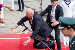 Kongen gikk på trynet. Ikke rart vi falt for ham