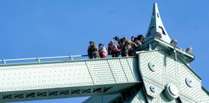 Crise climatique : jusqu’où la population tolère‑t‑elle la contestation ?