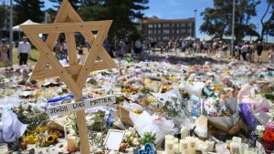 “La strage di ebrei a Bondi non è antisemitismo”, assicura lo scrittore pluripremiato Flanagan