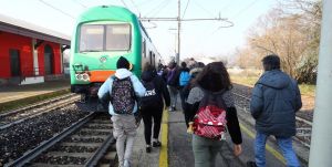 Argenta, treni in ritardo ma vengono puniti gli studenti