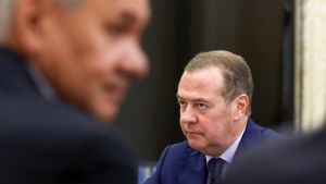Dmitrij Medvedev pozvao na napad na Berlin i fabrike oružje u Nemačkoj: „Moraju da odgovaraju“