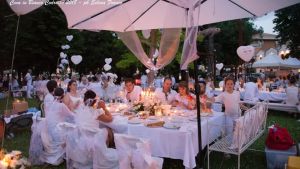 Divertimento e solidarietà: la cena in bianco torna a villa Manin