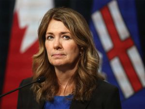 Bell: Danielle Smith, Alberta won't rule out hitting U.S. booze with a big tax
