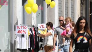 Sabato a tutto shopping a Gorizia con lo Sbaracco salva saldi