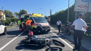 Sacile, scontro tra auto e moto: feriti due coniugi