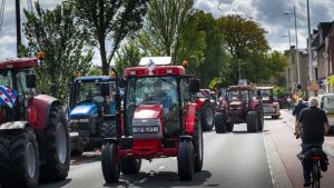 Twee boeren bekeurd om afplakken kenteken bij protest Leeuwarden