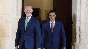 Zarzuela guarda silencio mientras Gobierno y PP se azuzan a cuenta de la visita del Rey a Ceuta