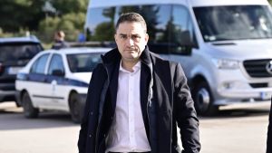 Ο Τσουκαλάς καταγγέλλει απάτη με τις μειώσεις τιμών: Σαμπουάν είχε στις 8 Ιουλίου 2,43 ευρώ και χθες πήγε στα 3,25