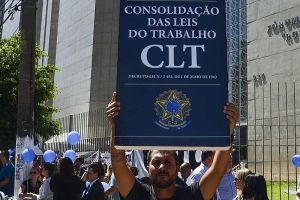 A CLT é realmente ultrapassada?