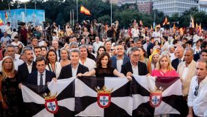 Feijóo y Abascal coinciden en una multitud por Ceuta con gritos de 