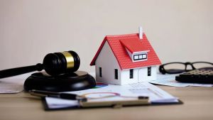 Οργή στο Αιγάλεω: Κάνουν έξωση σε οικογένεια λόγω πλειστηριασμού που δεν έπρεπε να γίνει