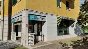 La titolare va in pausa pranzo, i ladri fanno irruzione nel bar a Brugnera
