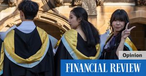Economics says Australia should have negative migration