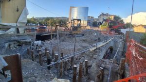 Il ponte chiuso da mesi. Lavori sul torrente Villa. Slitta ancora la riapertura