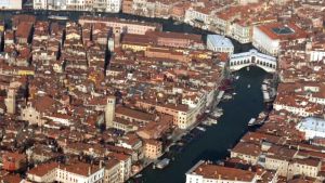 Affitti a Venezia, intesa rinnovata. Contratti transitori aperti a chi lavora in smart