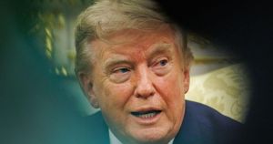 Trump presupuesta cuatro millones para crear una red de periodistas ultras en Europa con la que penetrar en las elecciones