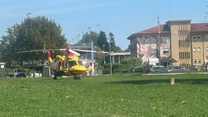 Caorle, muore in spiaggia dopo un malore: inutili i soccorsi