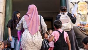 Velo islamico, è polemica a Mestre: «A scuola con il volto scoperto anche le mamme»