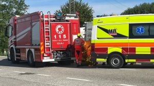 Gravissimo incidente a San Vito al Tagliamento: coinvolti un trattore con rimorchio e una moto