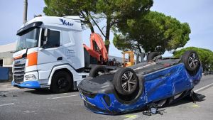 Carambola tra due auto e un camion a Pradamano: via Cussignacco bloccata per i rilievi
