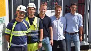 400-Tonnen-Kran leistet Maßarbeit bei der Montage von Batteriemodulen in Wehr