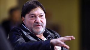 Ranucci show a Casalfiumanese: “La mia è una battaglia per la democrazia”. Un migliaio i presenti: “Pensavo di non trovare nessuno”