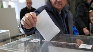 RIK nabavlja 30.000 paravana za tajnost glasanja, odluka usvojena sa 11 glasova