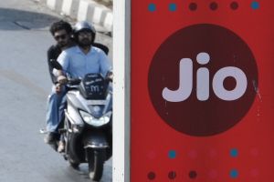 Ambani’s Tech Titan IPO Story Isn’t Yet Credible