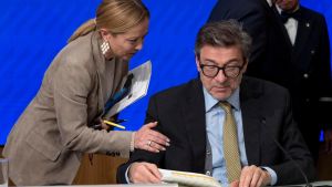 Aliquota Irpef, detassazione della tredicesima e sconto fiscale su rinnovi contrattuali e premi: l’agenda di Giorgia Meloni