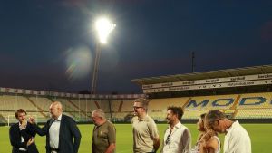 Nuova luce allo stadio Braglia. Led e risparmio energetico . Servirà anche alle coreografie