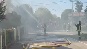 Casa in fiamme a Oderzo, l'intervento dei vigili del fuoco: il video