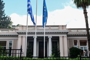Το Predator, η νέα μήνυση και η μπάλα στην εξέδρα από το Μαξίμου…