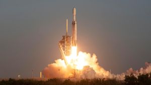 Vertice dello Spazio, Blue Origin e Space X non andranno. Cosa c’è dietro al boicottaggio di Trump