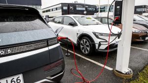 Autot | “Kaikki laskelmat uusiksi” – puupohjainen etanoli voisi muuttaa koko autoteollisuuden suunnan