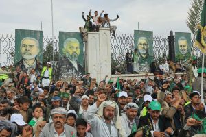 Over 120 killed in Yemen clashes as Houthis push toward key strait