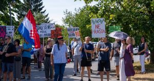 Vladajući su u srijedu u Gospiću sastančili s onima koji su kriminalcima i izdavali dozvole za uvoz otpada u Liku
