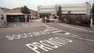 Infermiere aggredito al Ca’ Foncello: pugno in faccia da un paziente