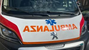 In giro col trattore di notte assieme agli amici: muore a 23 anni
