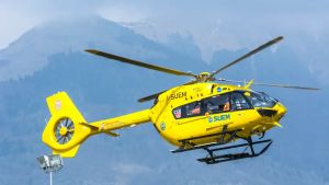 Fregona, travolto da una moto in sorpasso: grave ciclista padovano