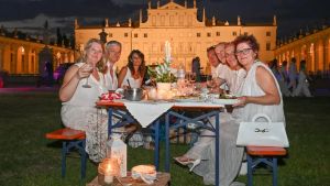 Magia a Villa Manin, oltre 500 persone per la suggestiva Cena in bianco della solidarietà