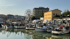 La pesca naviga in acque agitate: 