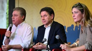 Conte alla festa dem: “Primarie per non dividersi. Su Kiev dobbiamo accordarci”